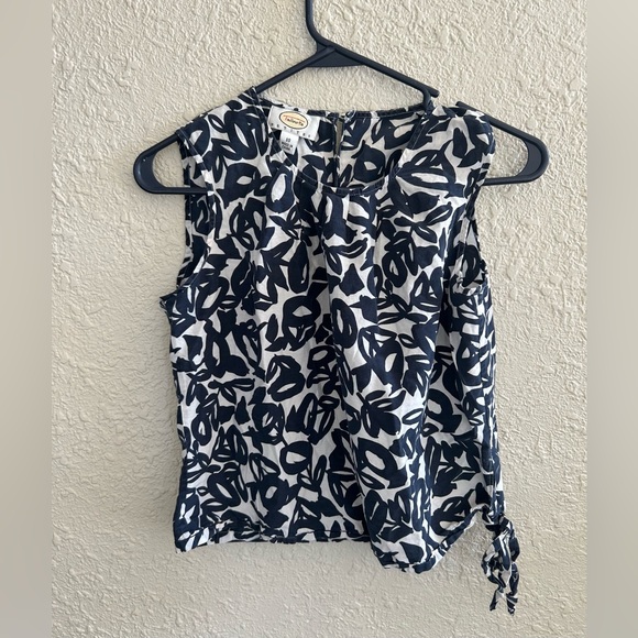 Talbots Tops - Talbots Navy and White Floral Sleeveless Blouse